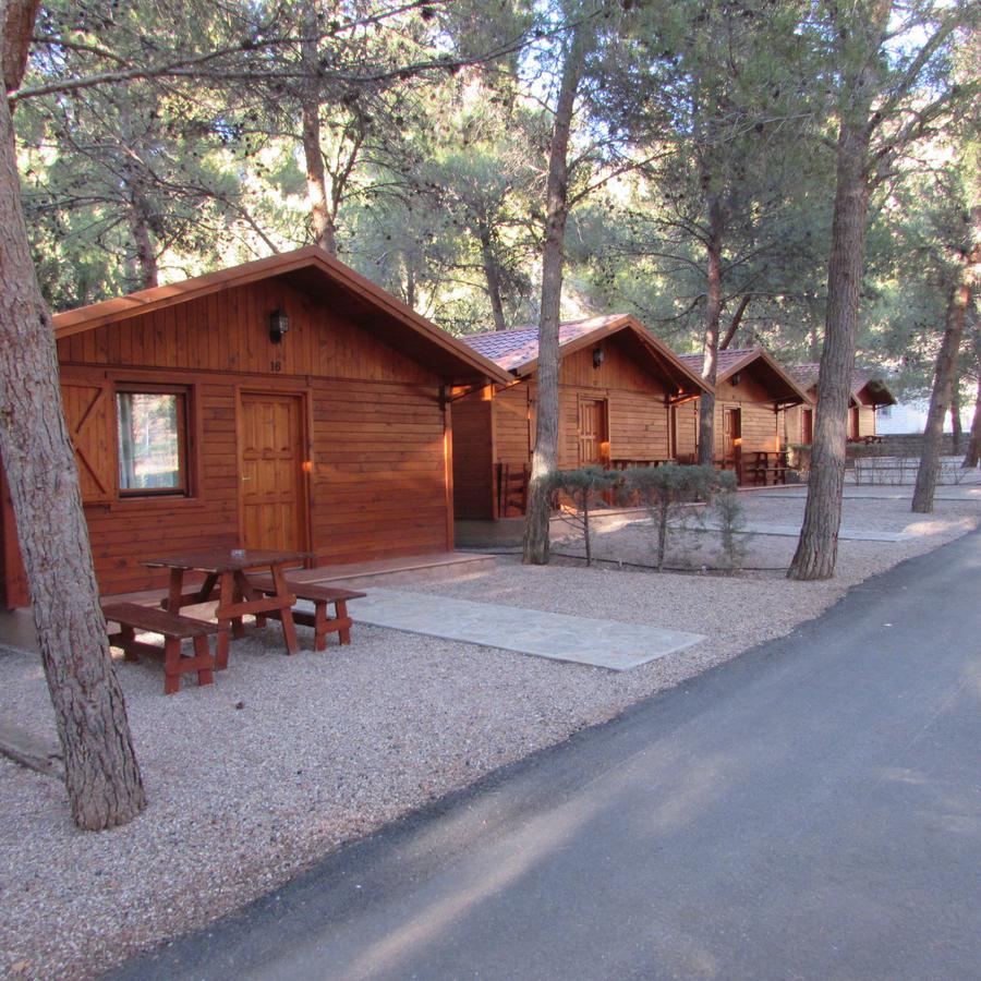 Camping-Bungalows Ciudad De Альбаррасін Екстер'єр фото