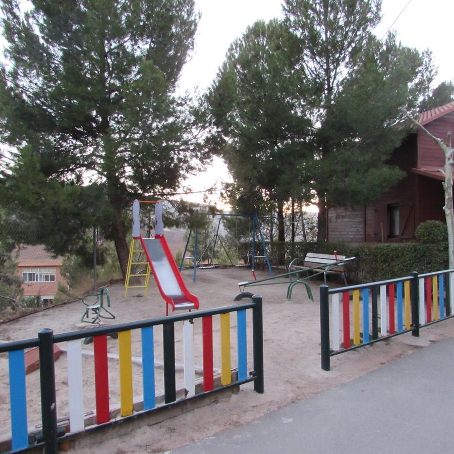 Camping-Bungalows Ciudad De Альбаррасін Екстер'єр фото