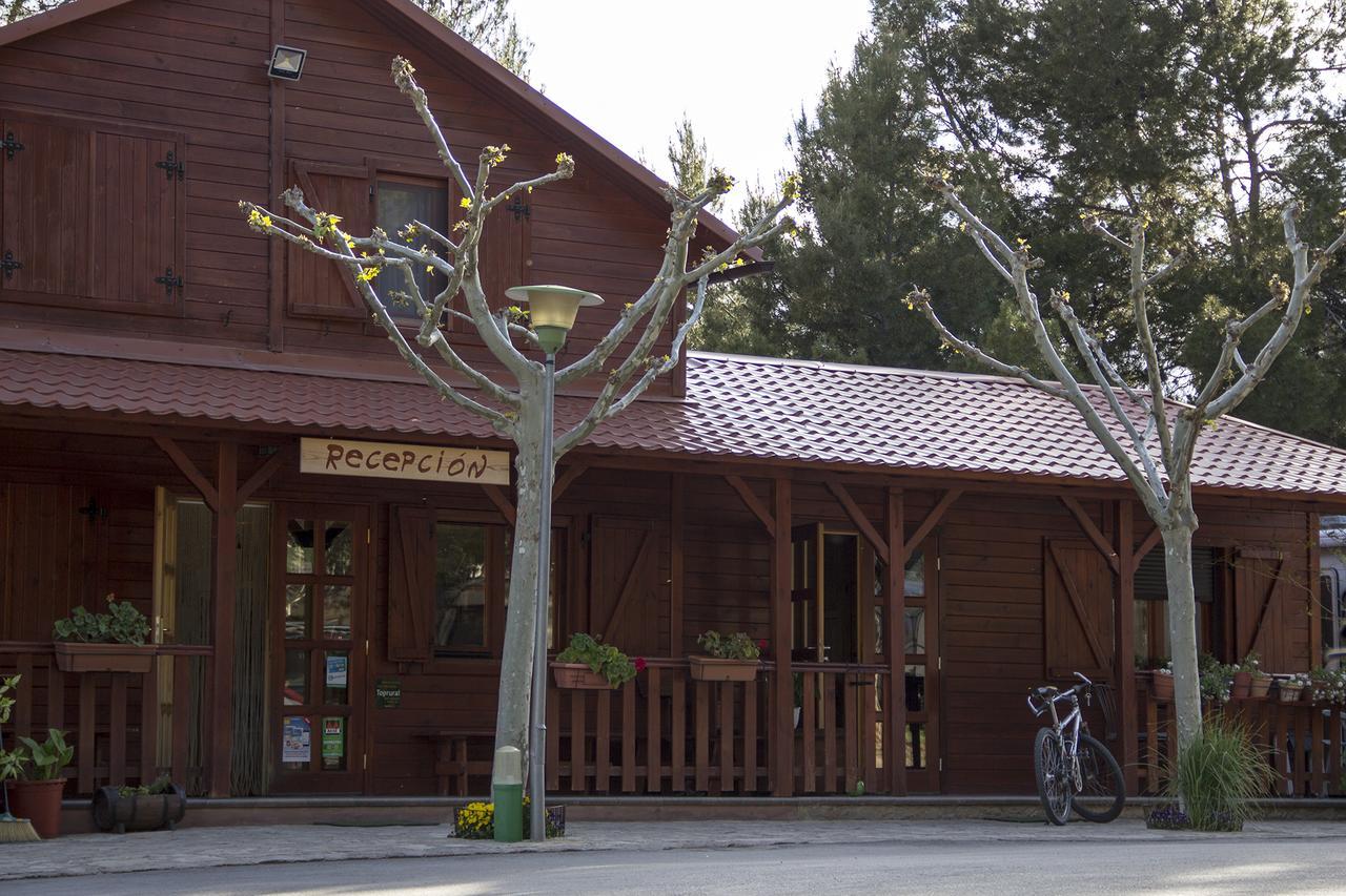 Camping-Bungalows Ciudad De Альбаррасін Екстер'єр фото